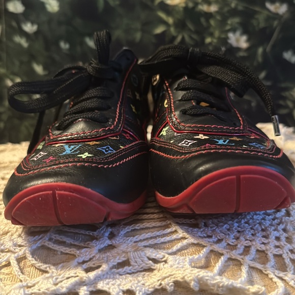 👑SALE!$390*place the offer 🥰
LVUITTONMulticolorMonogramCanvasSneakers Size6/36 - Picture 7 of 13
